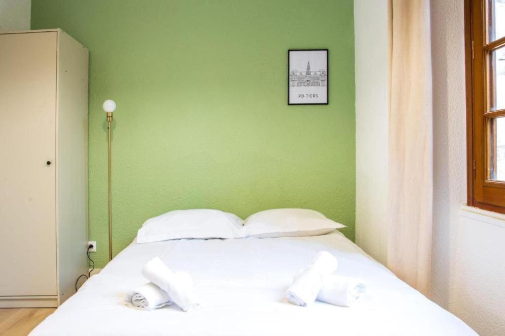 Le Melusine , A 50M De La Gare De Poitiers Apartment Exterior photo
